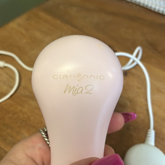 Clarasonic • Mia • with Makeup Brush - Picture 3 of 6